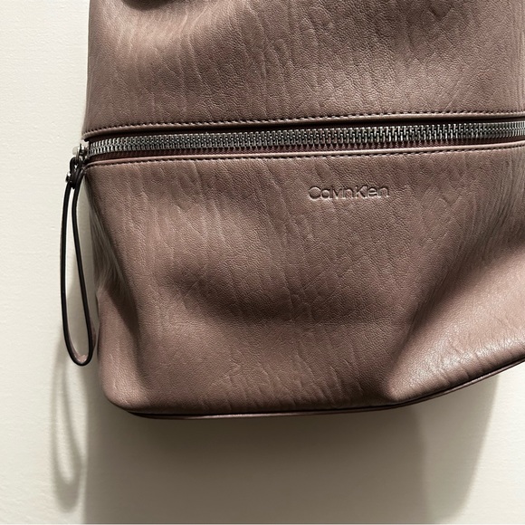 Calvin Klein hobo style purse - Picture 2 of 4